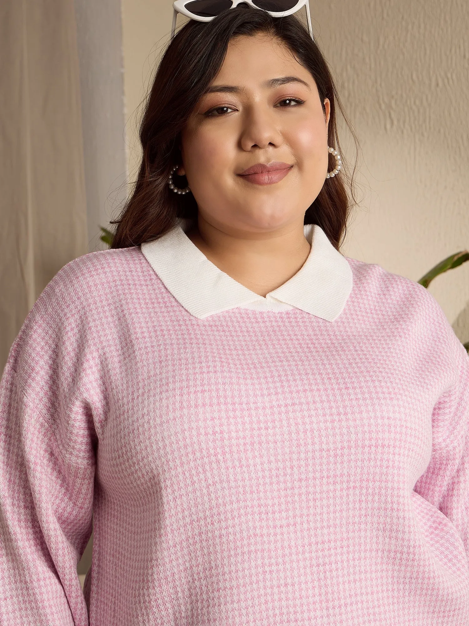 Berrylush Curve Women Purple & White Houndstooth Printed Contrast Collar Neck Drop-Shoulder Sleeves Ribbed Hem Regular Sweater