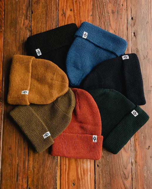 MERINO CARDIGAN Stitch Beanie Pine