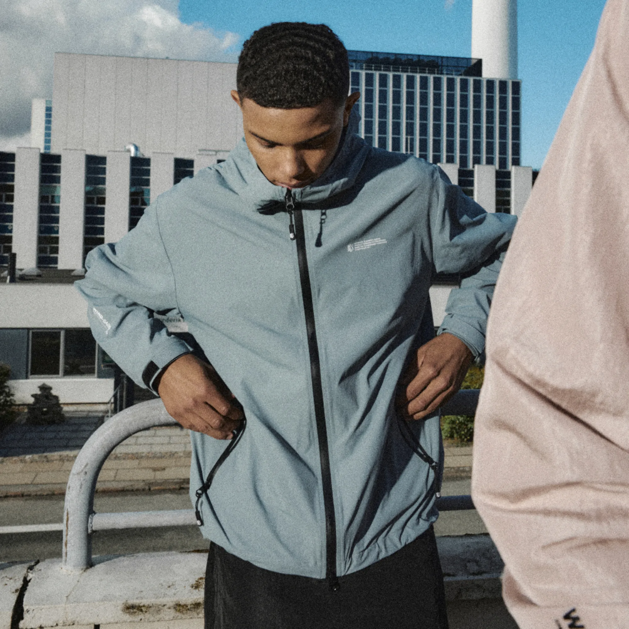 Tompkins Windbreaker - Dusty Blue